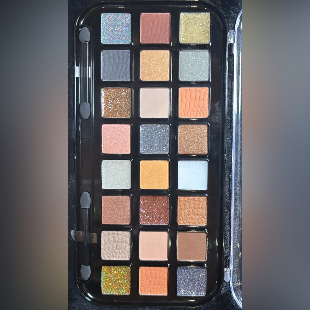 Beauty Treats Eyeshadow Palette